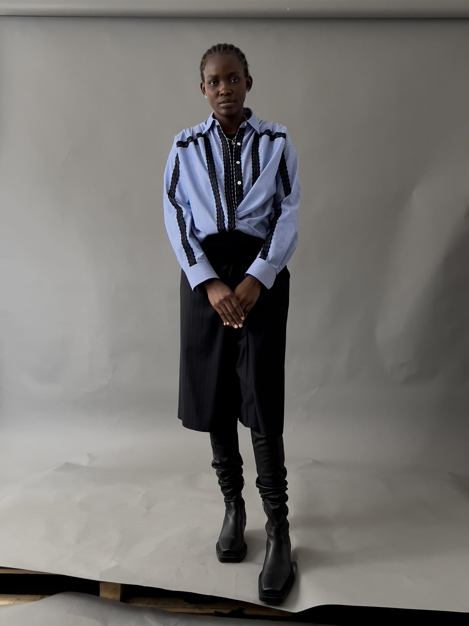 REf. ZORI TOP 3 -blue & white pinstripe poplin top