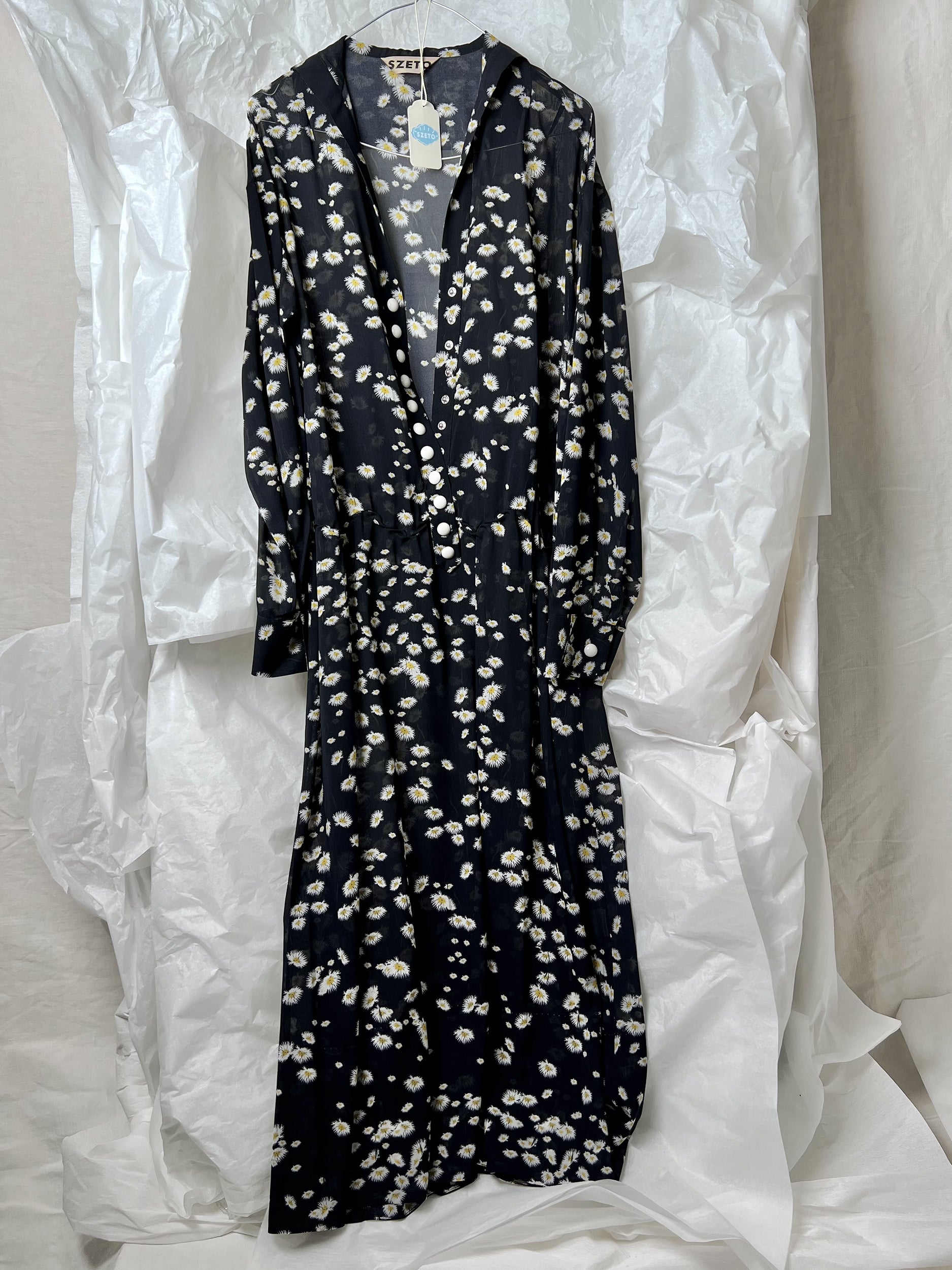 Ref. COUNTRY DR - daisy print silk stretch dress