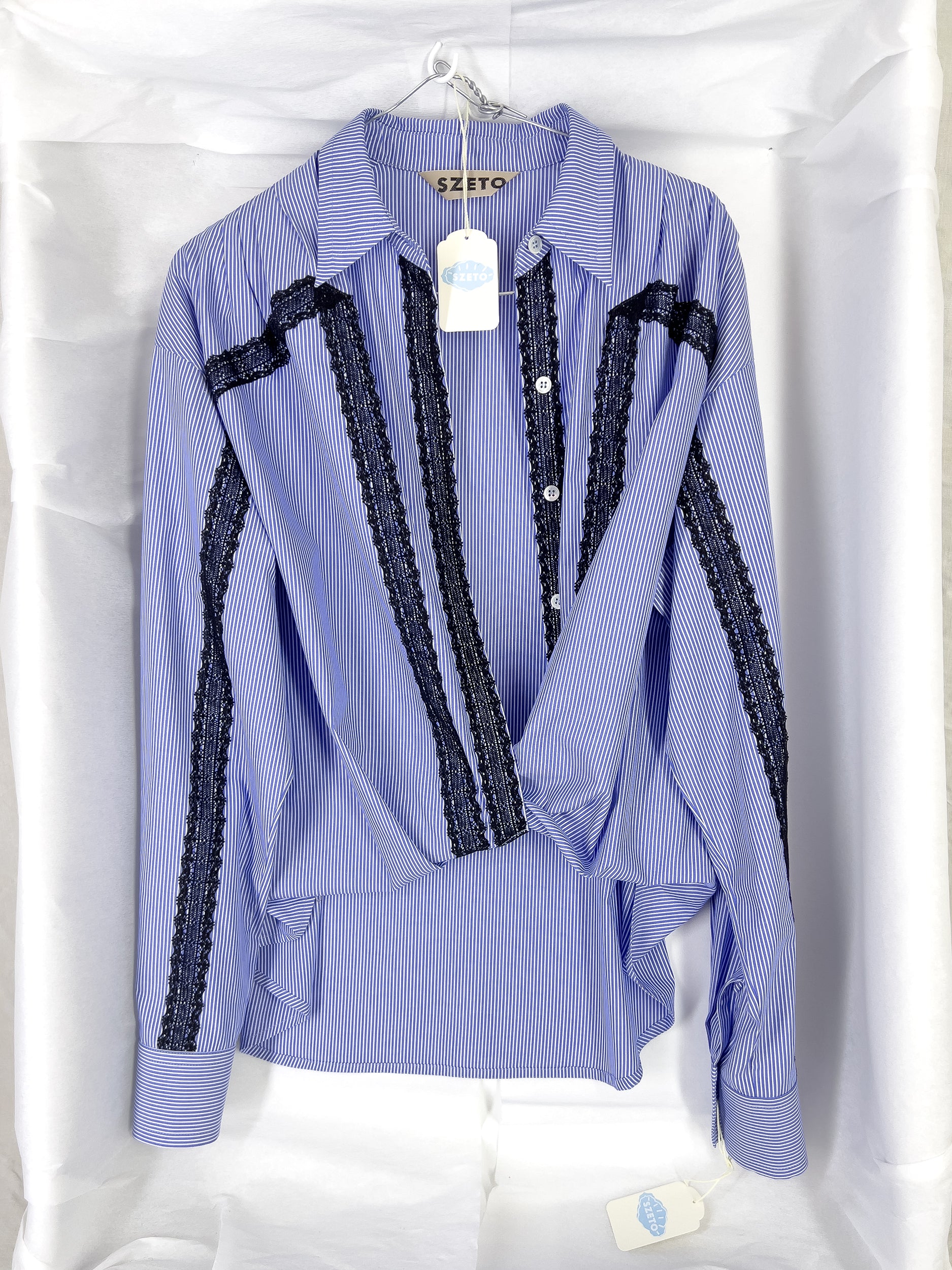 REf. ZORI TOP 3 -blue & white pinstripe poplin top