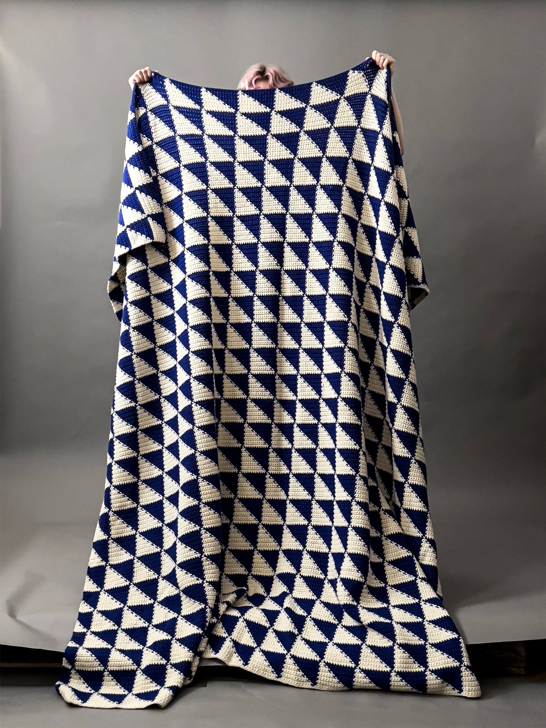 Ref. TRIANGLE BLANKET - 185 x156 cm - hand crochet