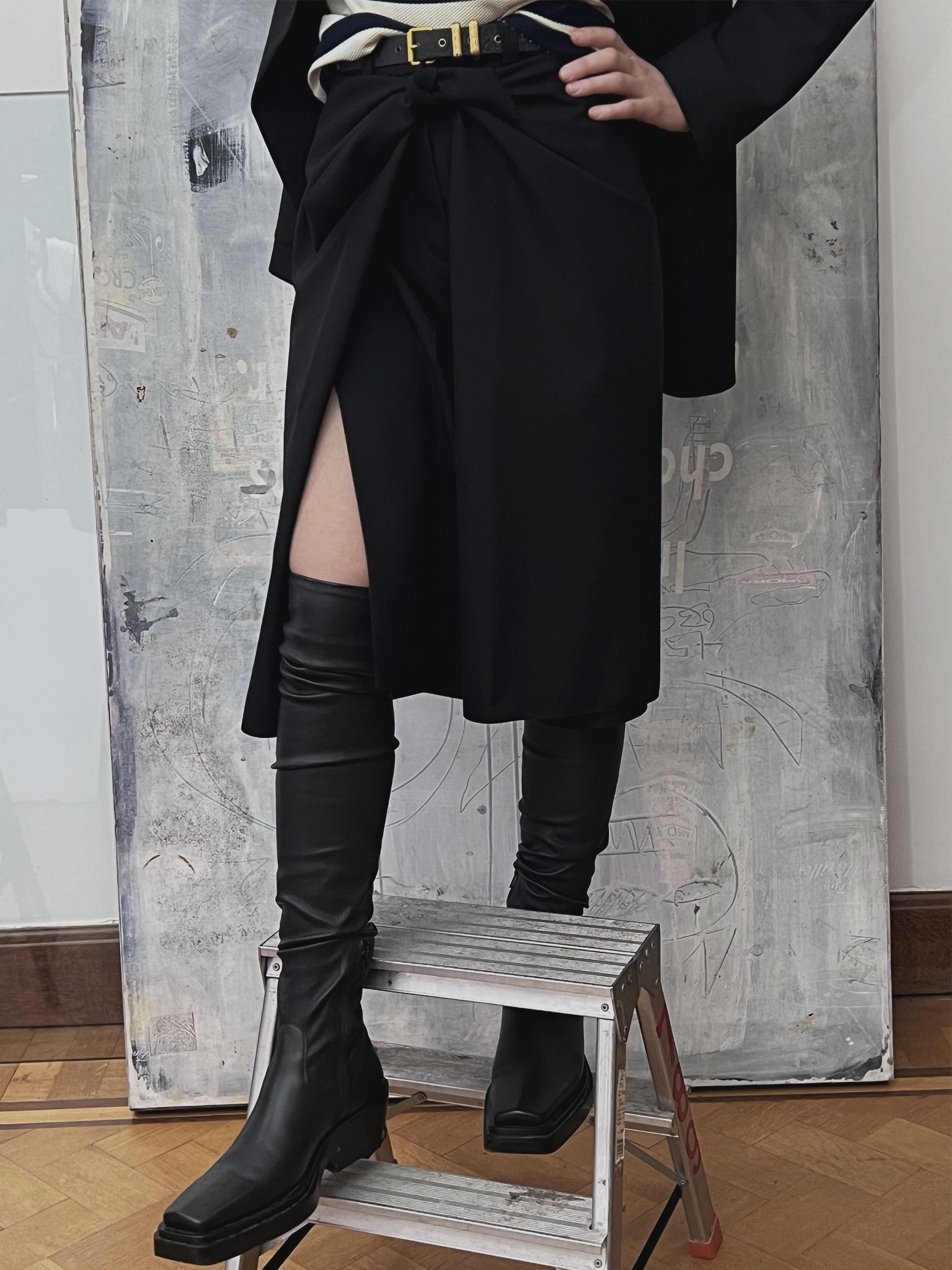 Ref. SVET P SK - black crepe wrap front shorts