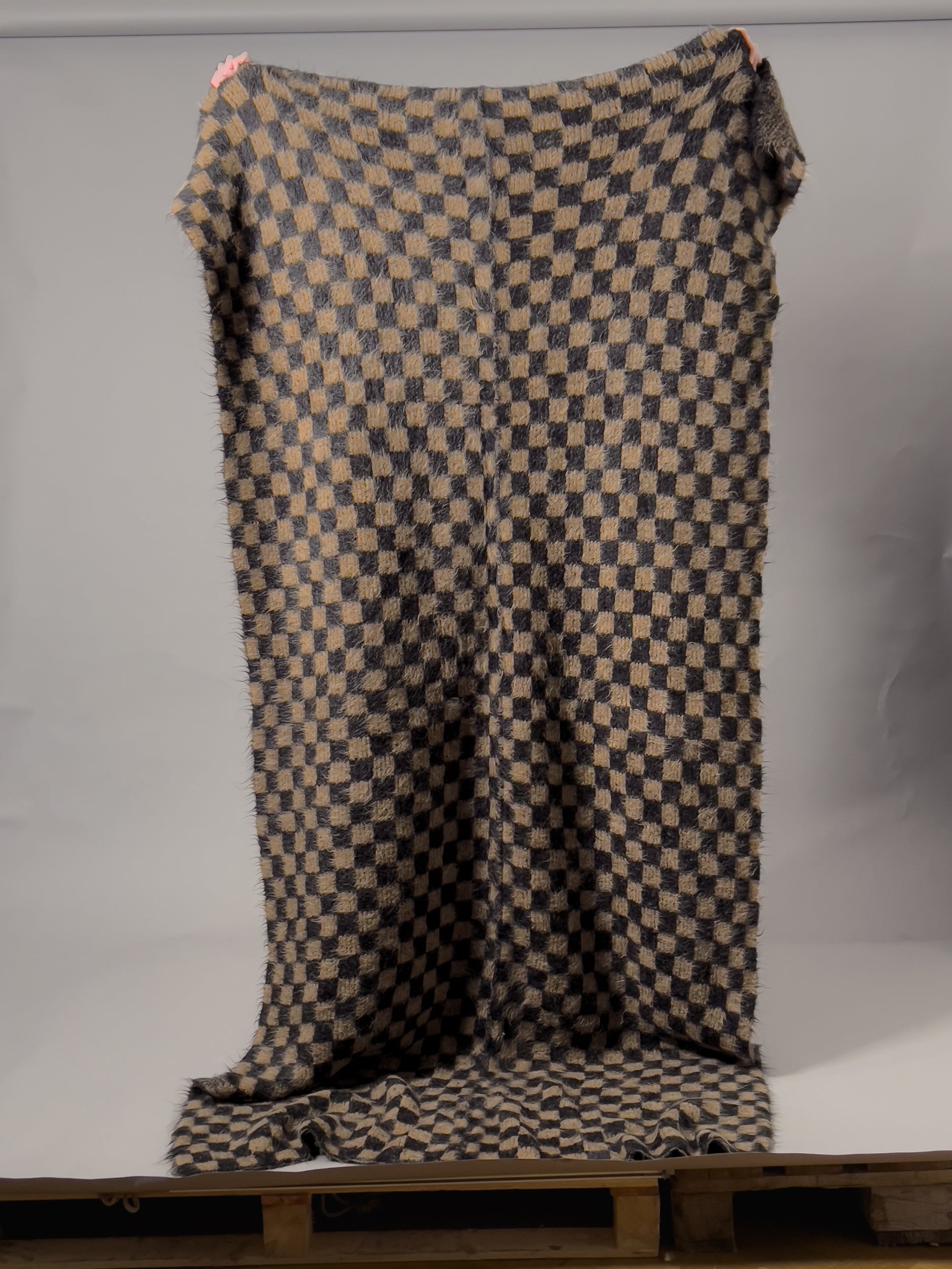 Ref. "CHECKERBOARD" blanket, 241 x 115 cm - taupe/dark brown